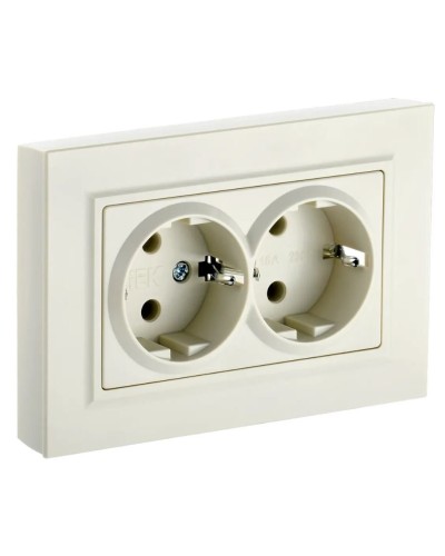 Розетка 2-местная с з/к РСш12-3-БрКр бежевый BRITE (BR-R24-16-K10-F). Розетка с заземлением с защитными шторками в сборе. IEK в Рубцовске