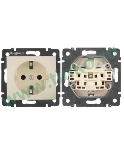 Розетка Valena 2К+3 с защитными шторками, на винтах 16А 250В, слоновая кость (774321). Розетка. LegranD в Рубцовске